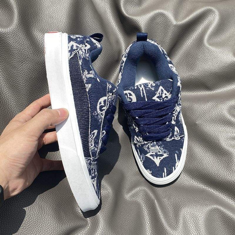 Unisex tenisky s potlačou lebky, vrchný materiál hovädzí semiš, gumová podrážka, šnúrky, EVA stielka, na jar