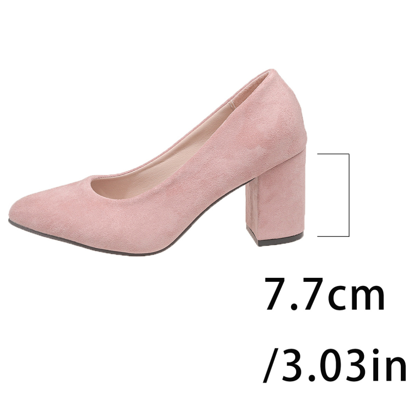 Női magas sarkú cipő hegyes orral és masszív középső sarkú, slip-on kialakítású, PU felsőrész, sarokmagasság 3–6 cm