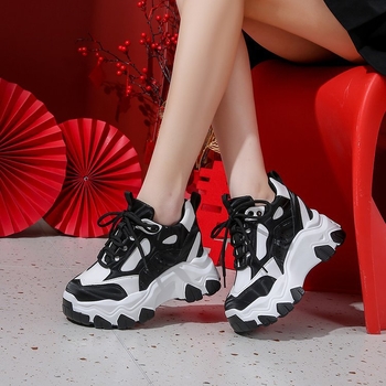 Női fűzős platformos cipő, kerek orrú, PU felső rész, 6–8 cm magas platform