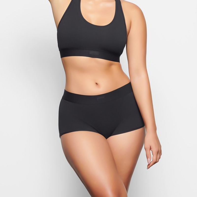 Dámske bavlnené boxerky so stredným pásom, priedušné, pletená látka, rozkroková výstelka 95-100% bavlna