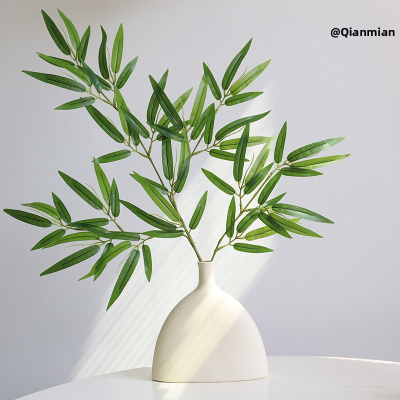 Rozdeľovač stola v čínskom štýle s bambusovými listami a motívmi Zen kvetov, polobloková obrazovka (Nie je dovezený; Nie je dar; Bez IP povolenia)