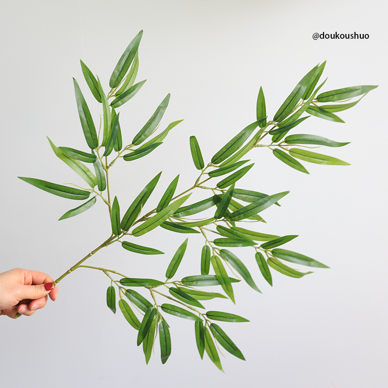 Rozdeľovač stola v čínskom štýle s bambusovými listami a motívmi Zen kvetov, polobloková obrazovka (Nie je dovezený; Nie je dar; Bez IP povolenia)