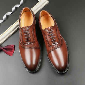 Pánske formálne kožené topánky — PU vrchný materiál, gumená podrážka, guľatá špička, nízky vrch, business casual štýl