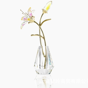 Rózsakvarc kristályklaszter, modern minimalist stílusban, ajándékdobozos csomagolásban, ideális esküvők, születésnapok, új otthonok és diplomaosztók számára