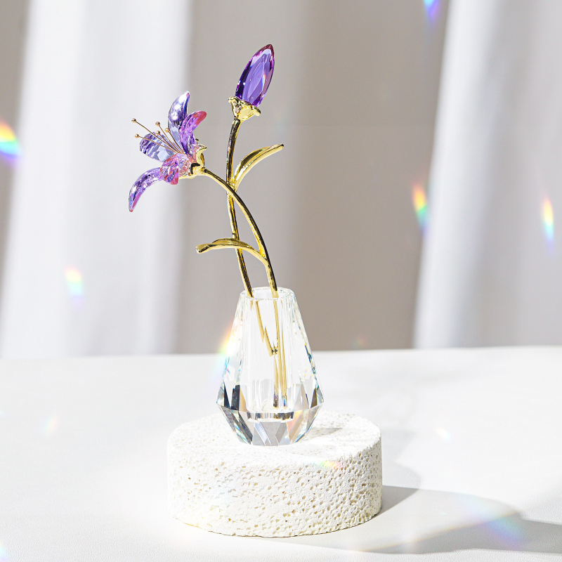 Rózsakvarc kristályklaszter, modern minimalist stílusban, ajándékdobozos csomagolásban, ideális esküvők, születésnapok, új otthonok és diplomaosztók számára