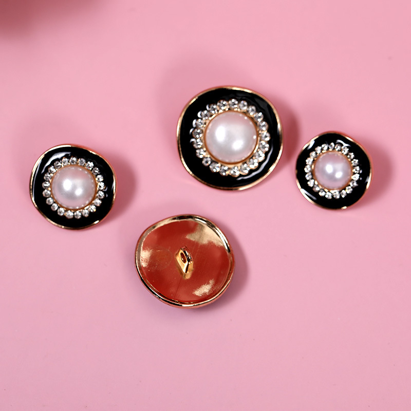 Кардиган топ с декоративни метални перлени копчета, закопчаване с копчета; материал: сплав; подходящ за палта, пуловери и ветровки; марка: Chunsen