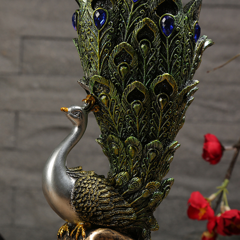 Svietnik s motívom páva, európsky antický štýl, zo živice, dekor do obývačky a na stôl v kancelárii