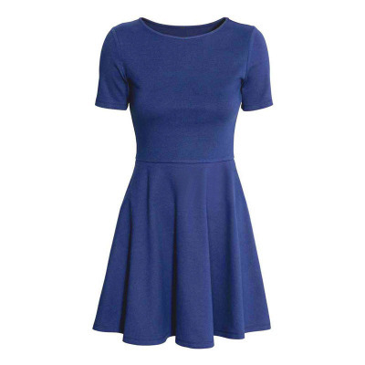 Rochie cu guler rotund, talie înaltă, fustă plisată neregulară, din amestec de bumbac cu elastan, mâneci scurte