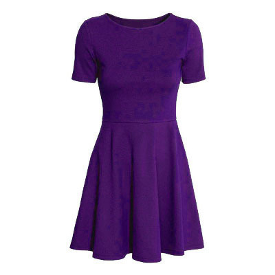 Rochie cu guler rotund, talie înaltă, fustă plisată neregulară, din amestec de bumbac cu elastan, mâneci scurte