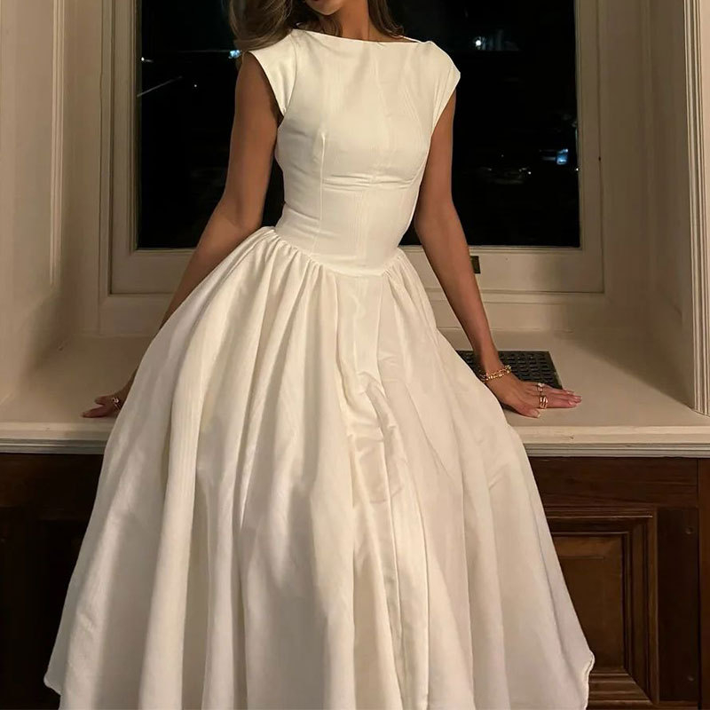 Rochie fără mâneci, plisată, midi, în croială A-line, fără spate