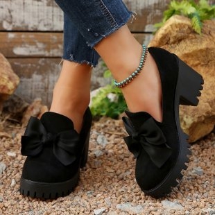 Női lapos cipő nyitott orrú, elasztikus felsőrész, csíkos mintázat, kitten sarok, slip-on