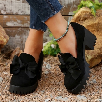 Női lapos cipő nyitott orrú, elasztikus felsőrész, csíkos mintázat, kitten sarok, slip-on