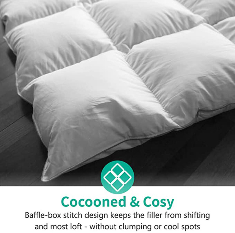 Одеяло, пълнено с пера, полиестер-памучна материя, тегло 1,6–2 кг, подходящо за пролет и есен, четирисезонно.