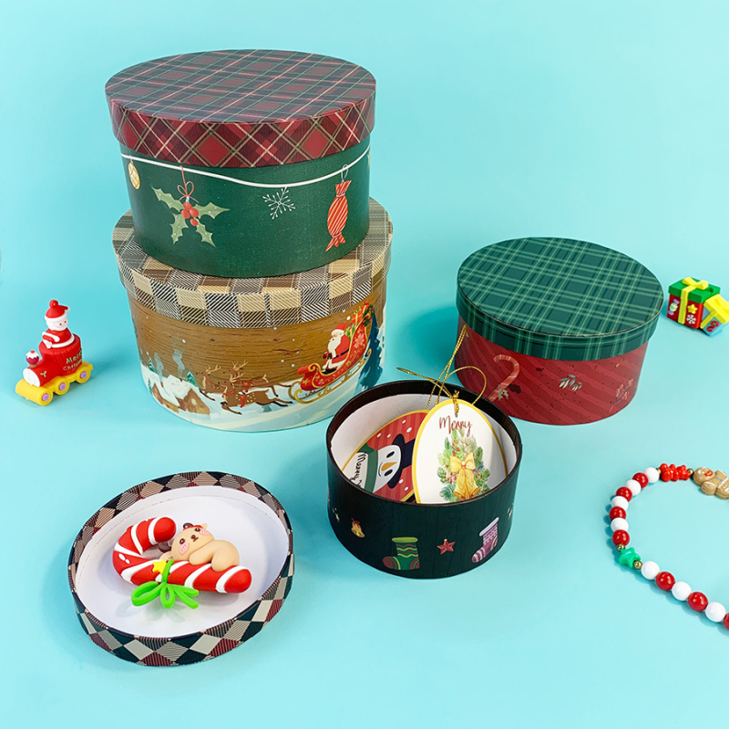Sada štyroch vianočných darčekových krabičiek na domáce skladovanie, papierový materiál, darčekové balenie, značka Yiyu