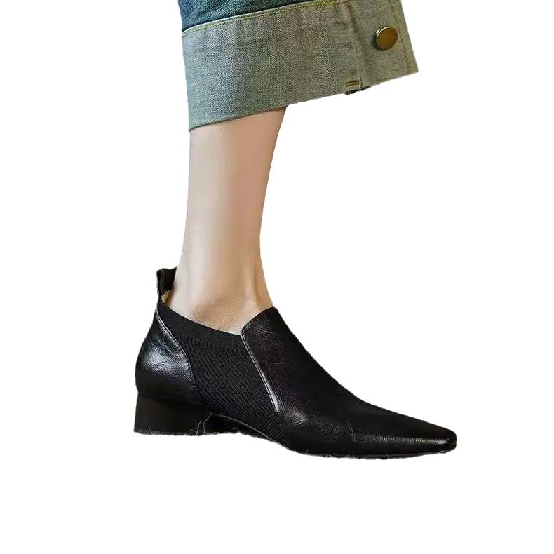 Női négyzetes orrú slip-on loaferek, mikro-szálas felsőrész, gumitalp, középmagas sarok 3-5 cm