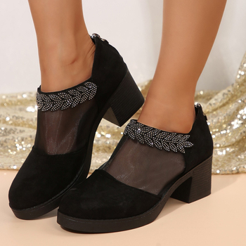 Női középtokos cipő, kerek orr, velúr felsőrész, hálós bélés, hátul cipzárral, 3-6 cm sarok