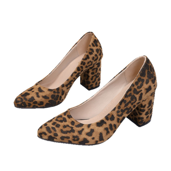 Női magassarkú cipő, hegyes orrú, velúr felsőrész, leopárd mintázat, vastag sarok 6–8 cm, koreai stílus
