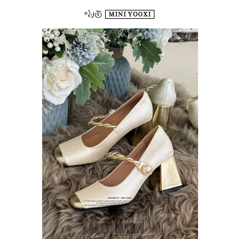 Mary Jane kingad, ruudukujulise ninaga, PU ülemine, 3-6 cm paks konts, ühe riba klõpsuga sulgemine