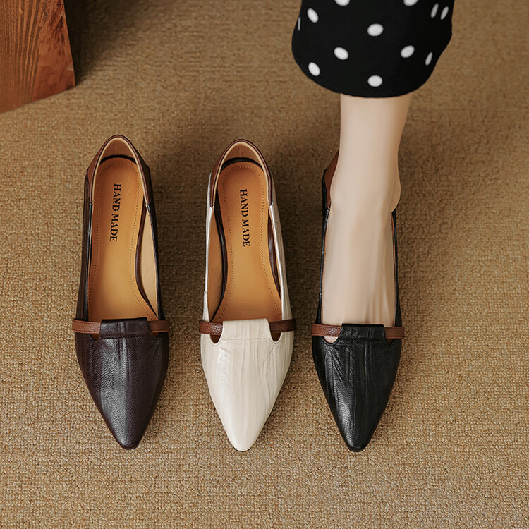 Női PU bőr cipő, közepes sarkú 3–5 cm, hegyes orr, slip-on, gumírozott talp