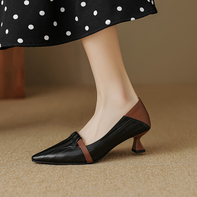 Női PU bőr cipő, közepes sarkú 3–5 cm, hegyes orr, slip-on, gumírozott talp