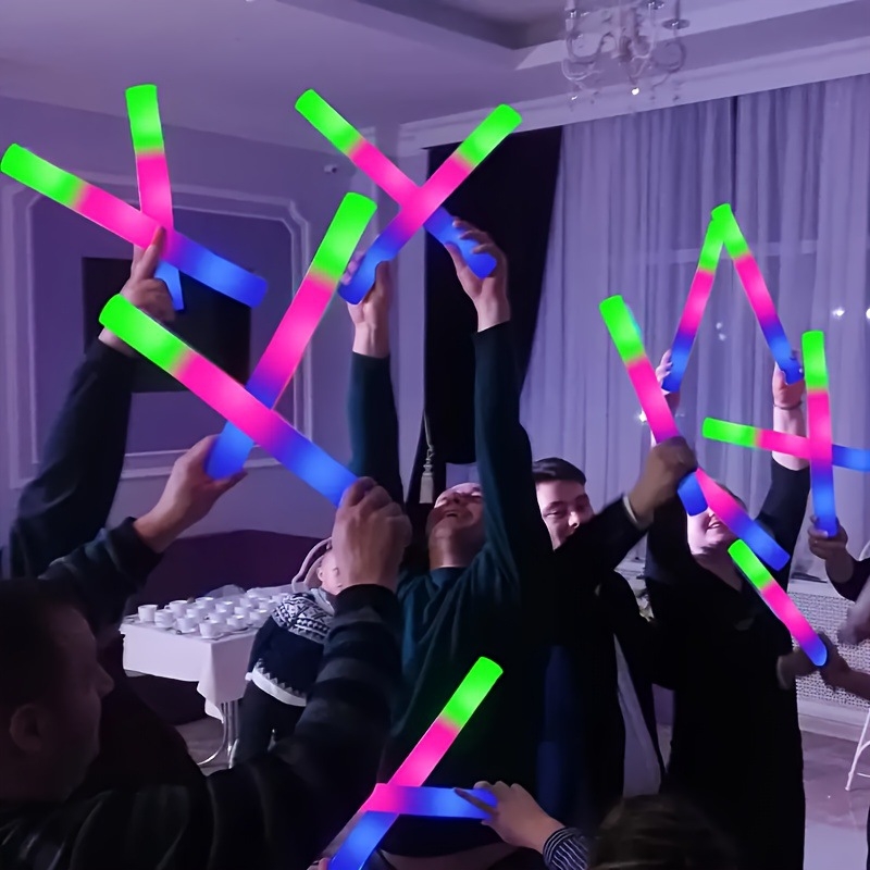 2026. model R2440 pjenasta štapić s tri načina promjene boje