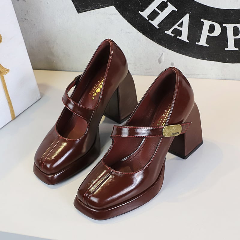 Ünnepi cipő, vintage stílus, PU felsőrész, négyszögletes orr, vastag sarka 6-8 cm