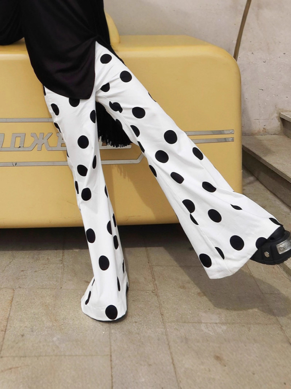 Pantalone s ravnim krojem, srednji pojas, tkanina od poliestera i elastana s blagom elastičnošću, gradski street stil