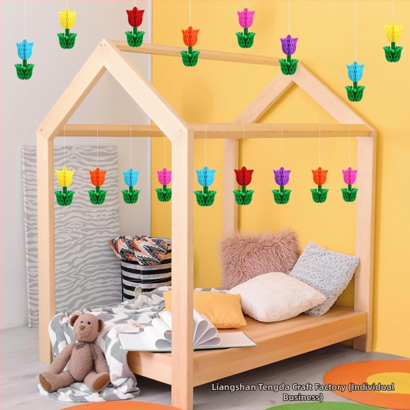 Papierové ozdoby v tvare tulipánu, visací medový plást, moderný minimalistický papierový dekor pre Deň matiek a Medzinárodný deň žien