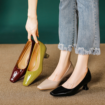 Női magas sarkú cipő, négyzetes orr, koreai stílus, 6-8 cm sark magasság, gumis talp, PU talpbetét