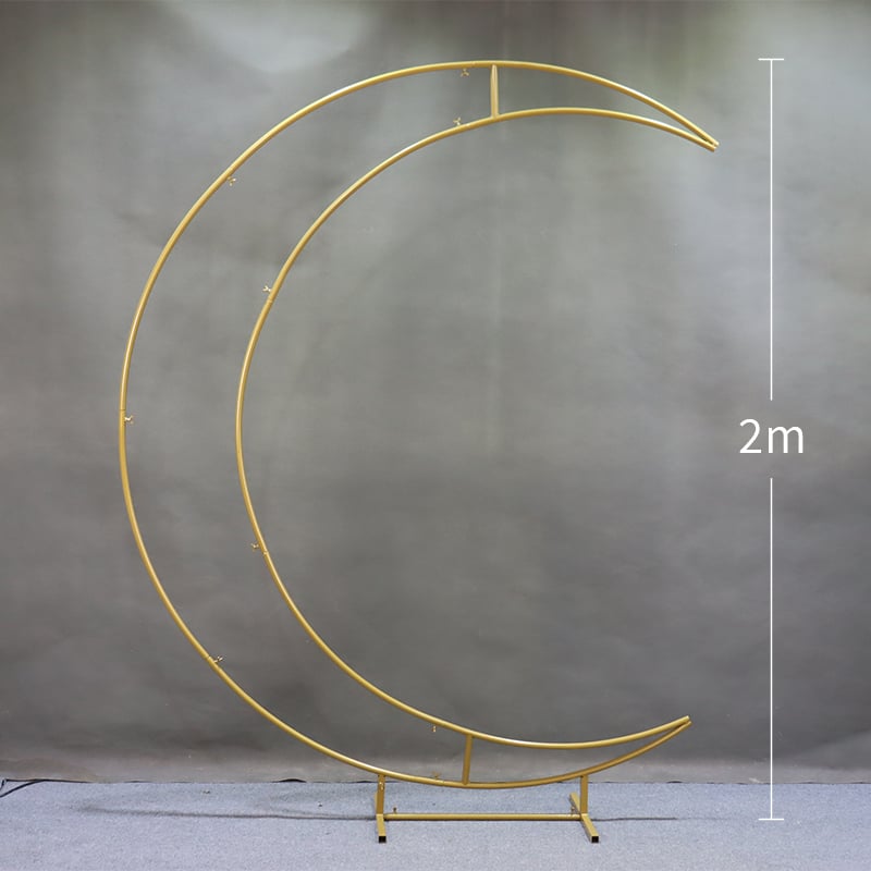 Vjenčani luk od kovanog željeza s dekorom od svilenih cvjetova