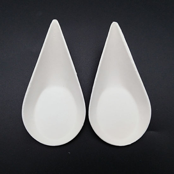 Vienreizējais šķīvītis no cukurniedru masas, pilienveidīgs formā, iespēja logotipa drukāšanai, bioloģiski noārdāms