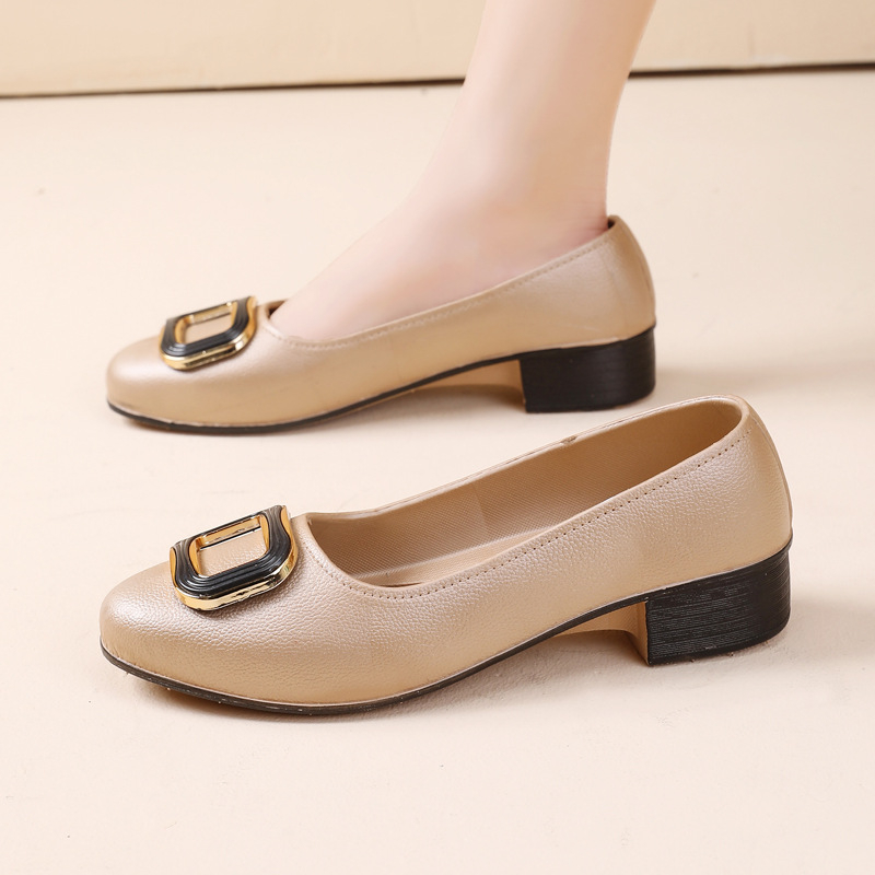 Női lapos cipő kerek orral, PVC felsőrész, PVC talp, alacsony boka, Goodyear talp