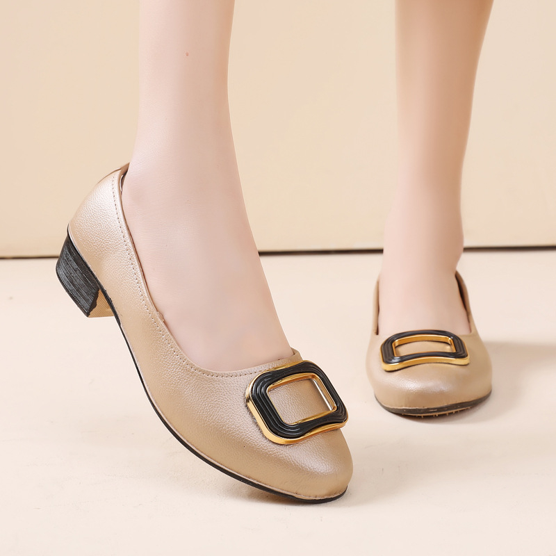 Női lapos cipő kerek orral, PVC felsőrész, PVC talp, alacsony boka, Goodyear talp