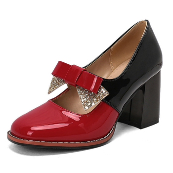 Női négyszögletes orrú magas sarkú cipő, 6–8 cm sarokkal, PVC felsőrész, belső anyag: Super fiber