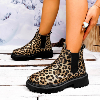 Női cigaretta csizmák, PU felsőrész, gumírozott talp, középmagasságú sarka 3-5 cm, leopárd mintás