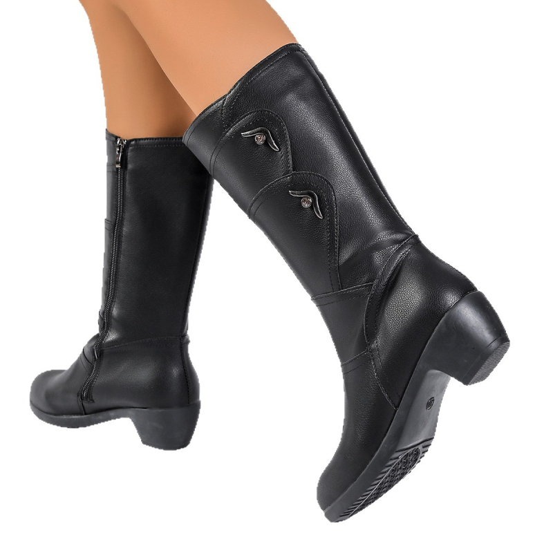 Női csizma hegyes orrú, oldalsó cipzár, alacsony szár, PU felsőrész, középmagas sarok 3–5 cm