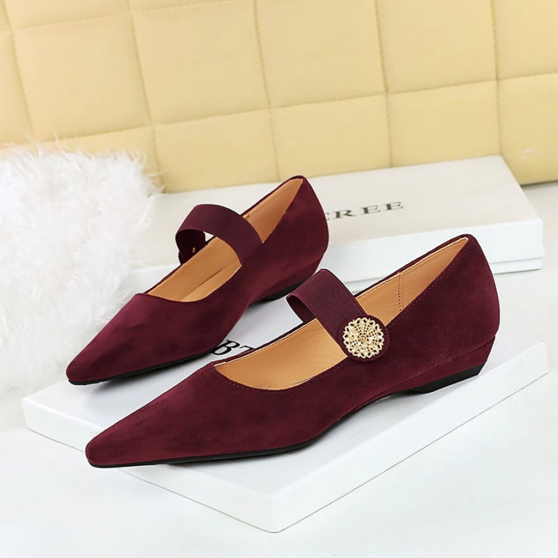 Női velúr hegyes orrú klíncipő, alacsony sarkú, slip-on elasztikus pánttal