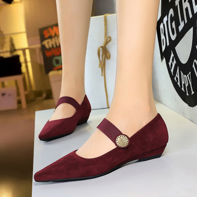 Női velúr hegyes orrú klíncipő, alacsony sarkú, slip-on elasztikus pánttal