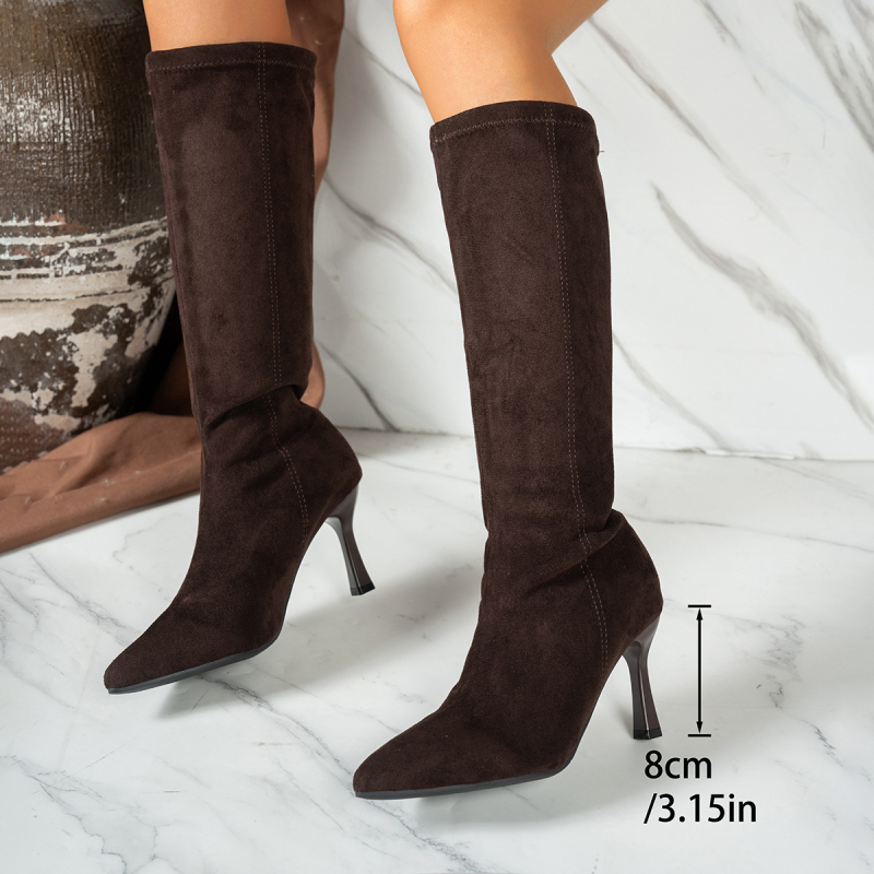 Női térdcsizmák, velúr felsőrész, hegyes orrú, középtok 3-5 cm