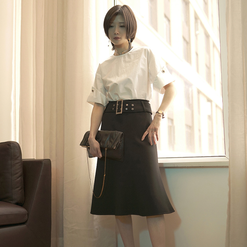 Sijonas su žuvies uodegos formos siluetu, aukštas juosmens diržas, dvipusis rankų darbas, vidutinio ilgio, poliesterio 95%+