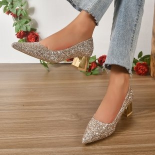 Menyasszonyi magas sarkú cipő hegyes orral, PU felsőrész, 6–8 cm magas sarkú, gumitalp