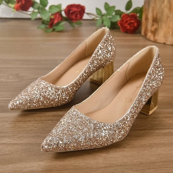Menyasszonyi magas sarkú cipő hegyes orral, PU felsőrész, 6–8 cm magas sarkú, gumitalp