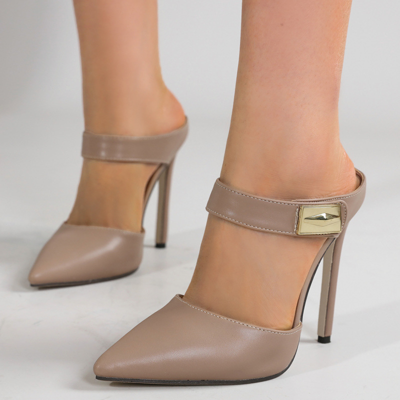 Stiletto kulnai su smailiu nosimi; viršutinė medžiaga: super fiber; vidus: PU; padalas: guma; vasara 2025