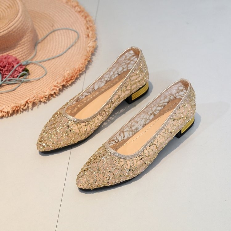 Moteriški tinkliniai loaferiai su perforuotu dizainu ir smailiu nosimi, PU viršus, guminis padas, vasara 2025