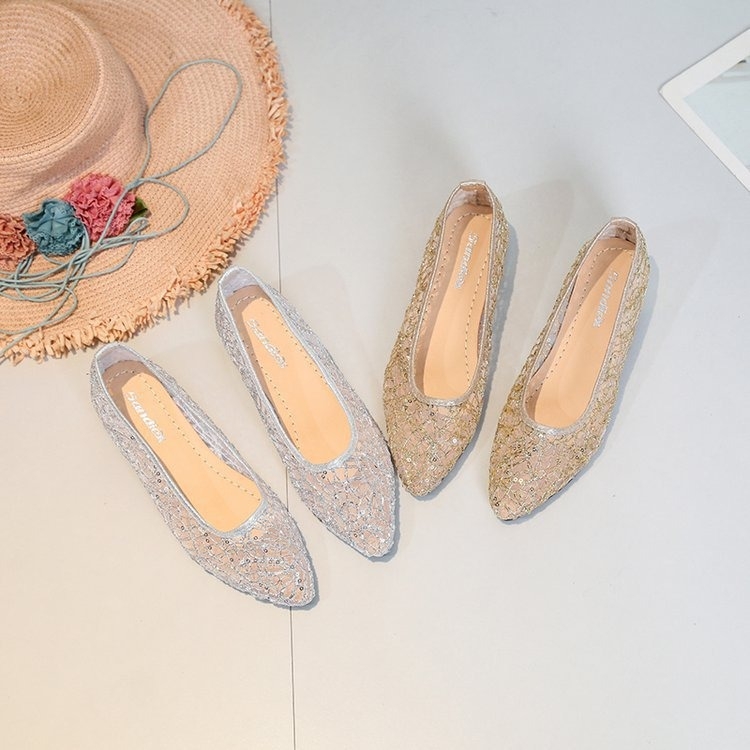 Moteriški tinkliniai loaferiai su perforuotu dizainu ir smailiu nosimi, PU viršus, guminis padas, vasara 2025