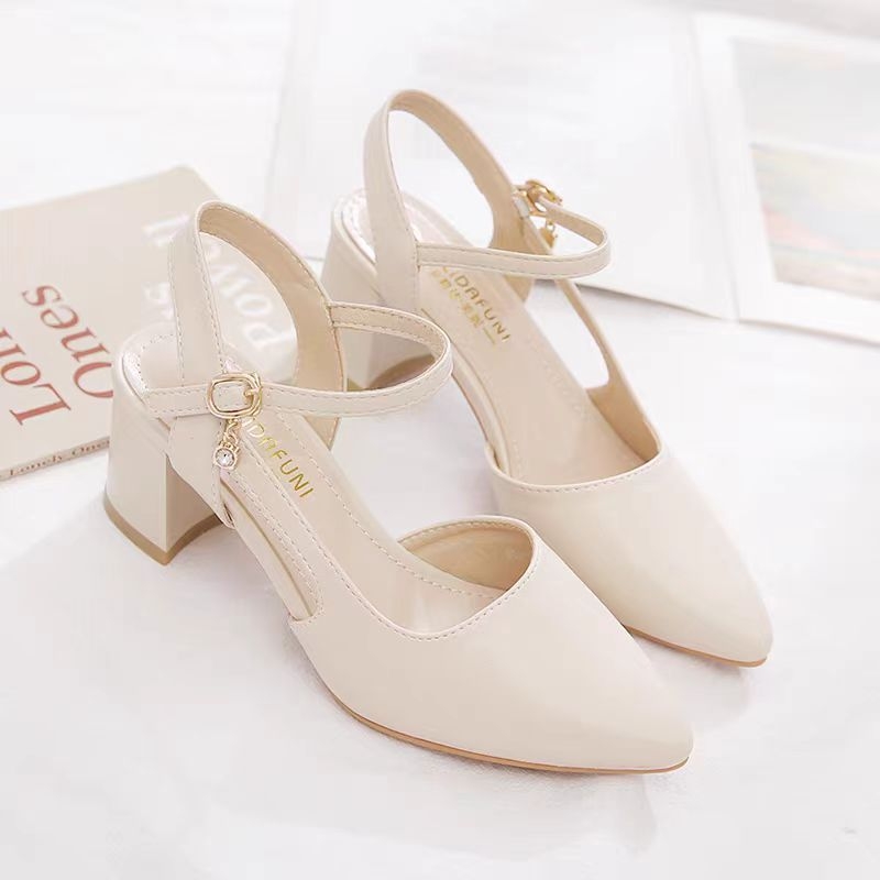 Moterų sandalai Korejos stiliuje su vidutinio aukščio kulnu, smailus pirštas, sagtis, guminė padas