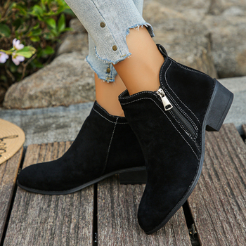 Női Martin csizmák kerek orrú, oldalsó cipzáras, alacsony szárú, középmagas sarok 3–5 cm, felső része borjúvelúr