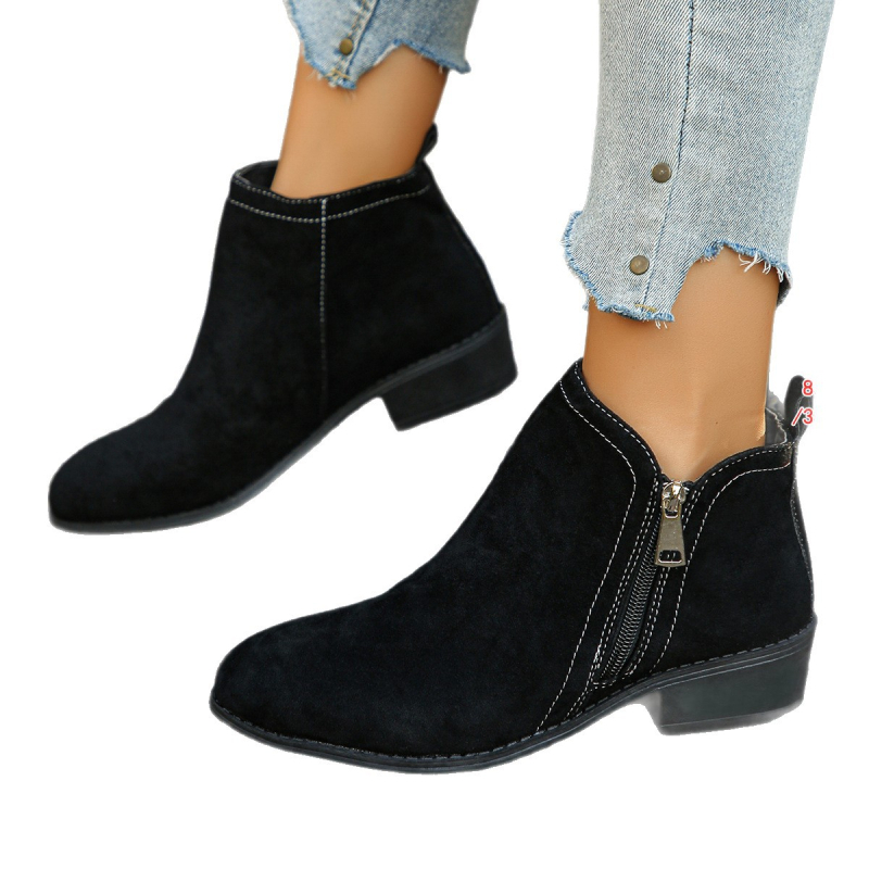 Női Martin csizmák kerek orrú, oldalsó cipzáras, alacsony szárú, középmagas sarok 3–5 cm, felső része borjúvelúr