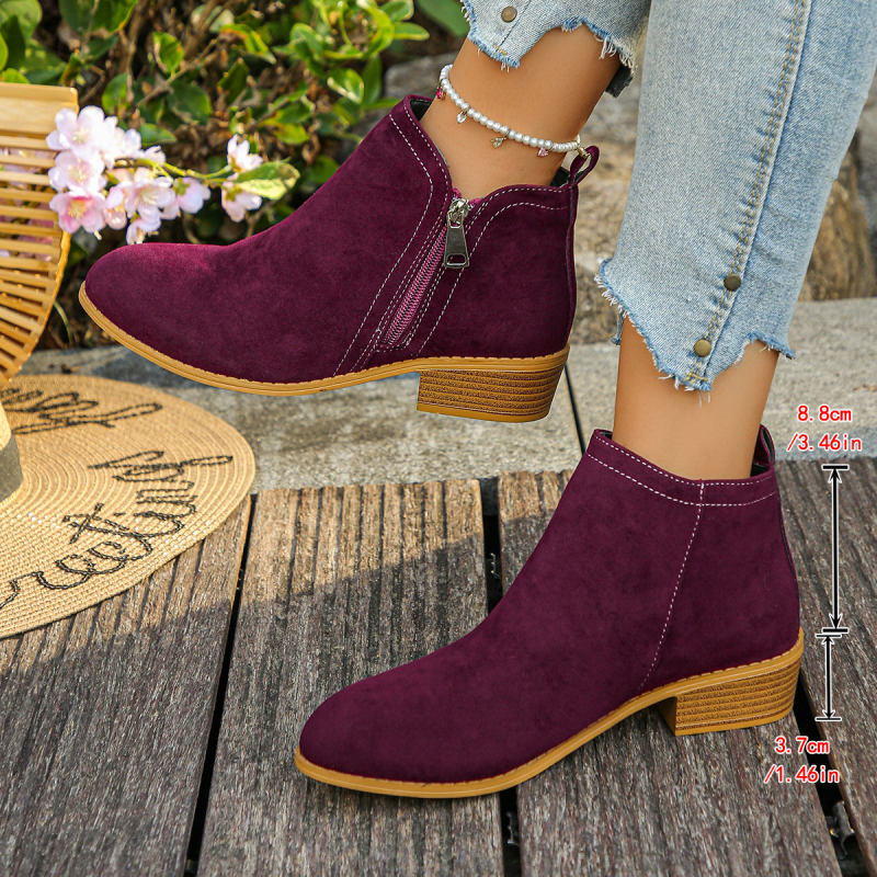 Női Martin csizmák kerek orrú, oldalsó cipzáras, alacsony szárú, középmagas sarok 3–5 cm, felső része borjúvelúr