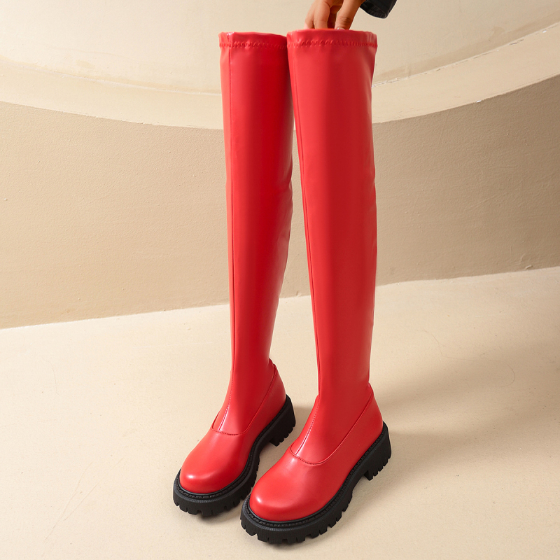 Térd fölötti csizma, PU felsőrész, gumi talp, pull-on kialakítás, masszív középmagas sarok 3-5 cm